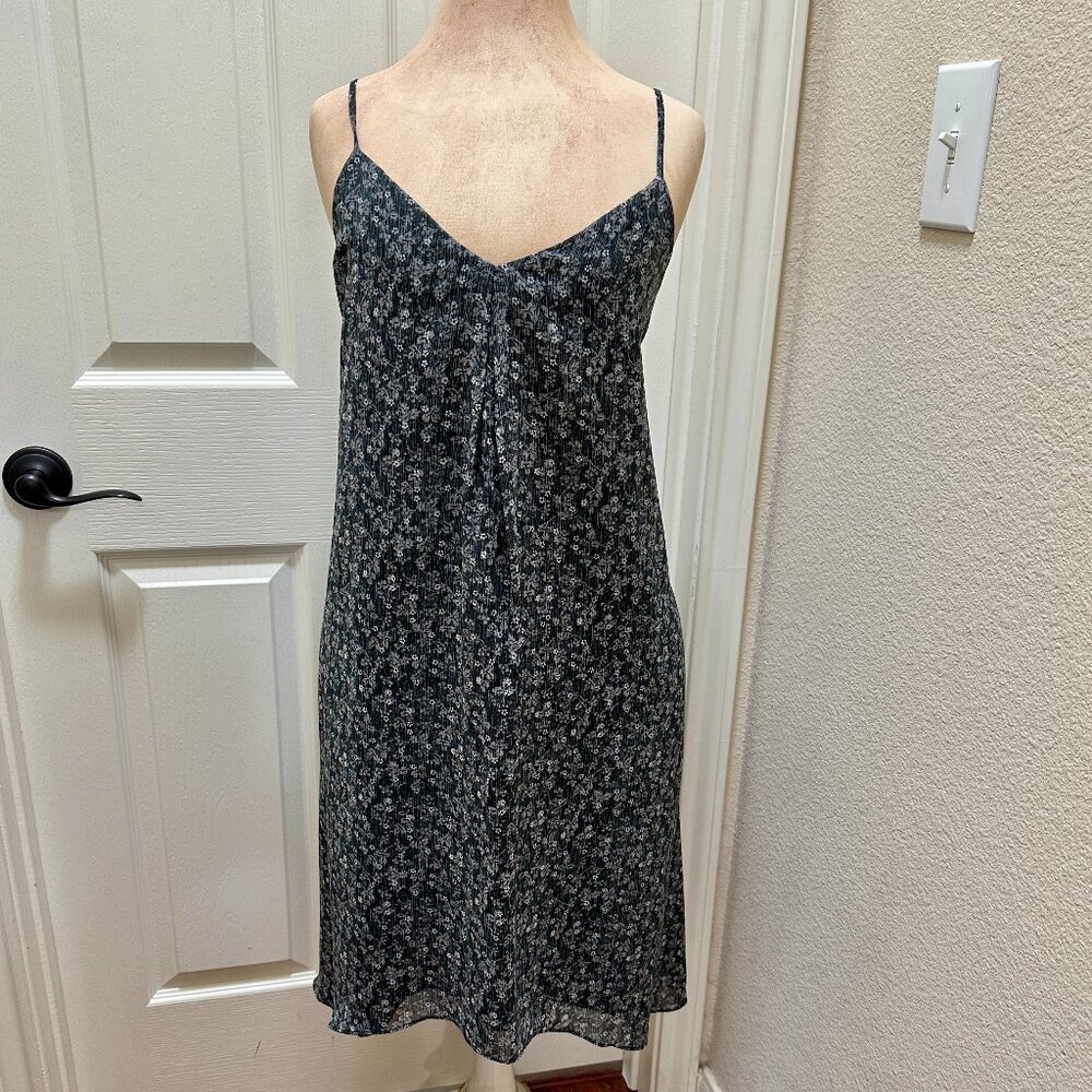 Vince Camuto Women's Midi Dress Size M Micro Floral, Soft, handkerchief Hem